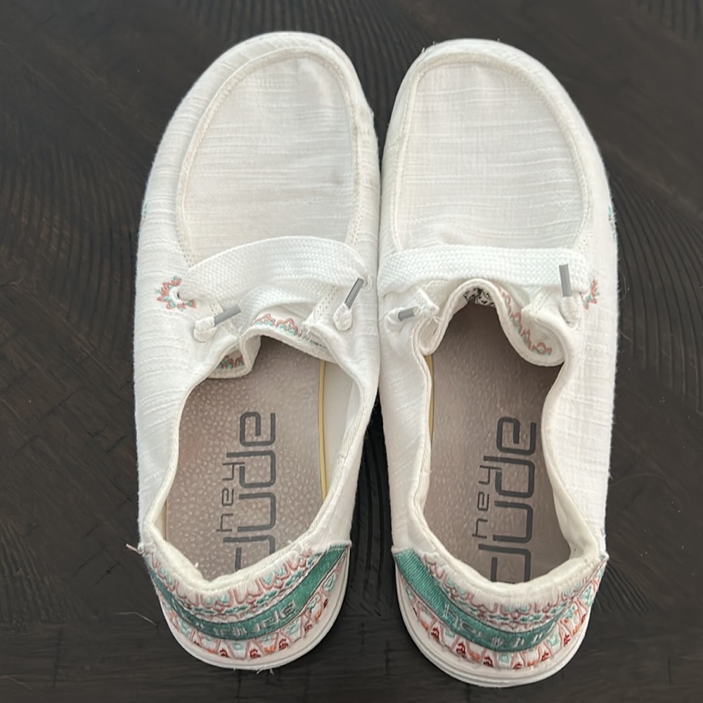 Wendy Flora Size 11 Hey Dudes